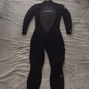 Lightly used O’Neill Reactor 3/2mm Women’s full